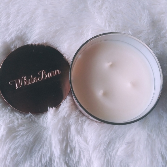 New Bath & Body White Pumpkin Oakwood Candle - Picture 3 of 3